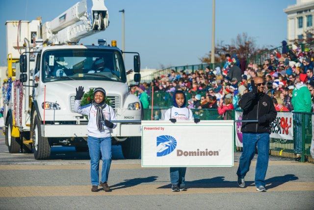 DominionChristmasParade2015